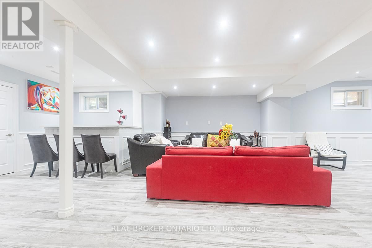 10 COSTNER PLACE Image 31