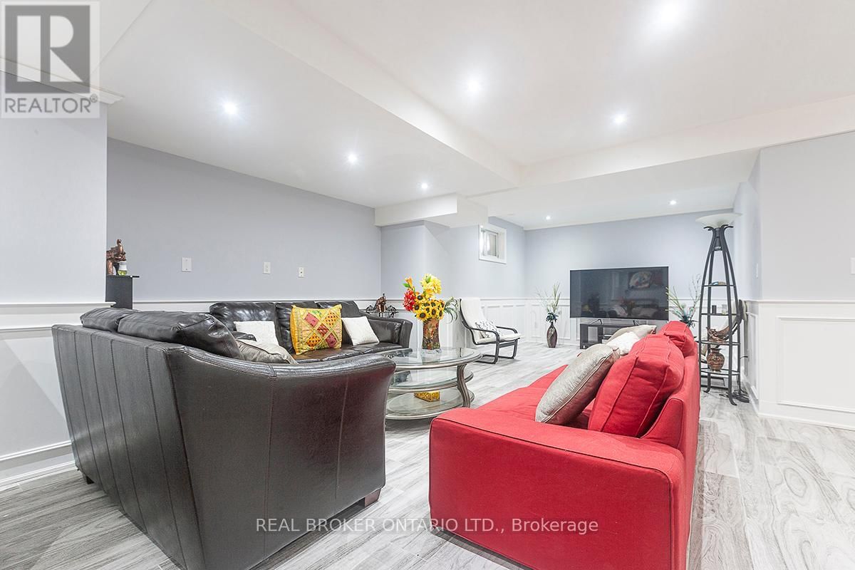 10 COSTNER PLACE Image 32