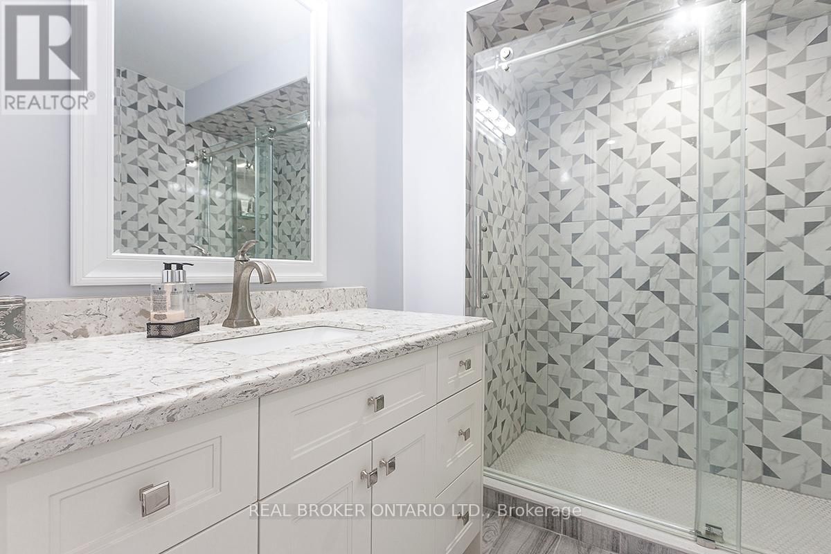 10 COSTNER PLACE Image 36