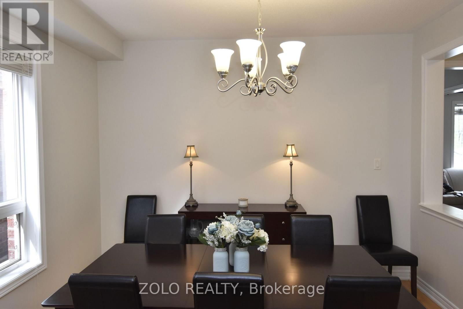 22 SHOWBOAT CRESCENT Image 10