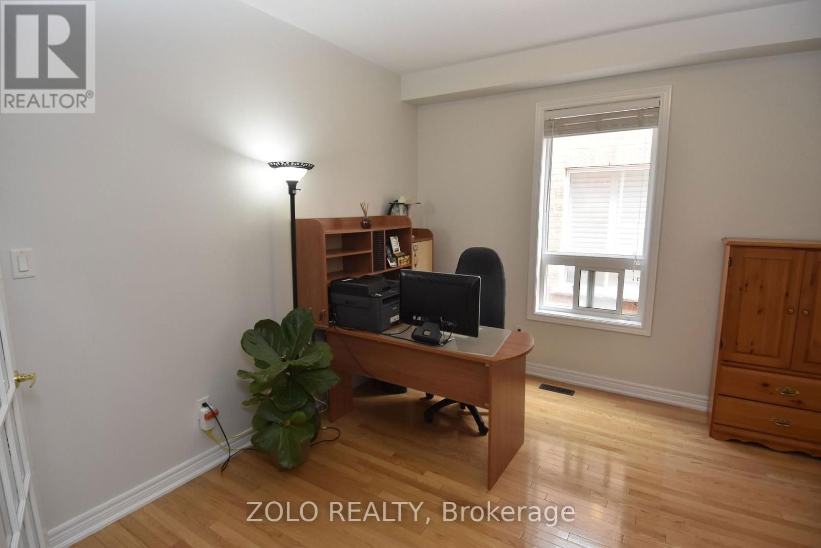 22 SHOWBOAT CRESCENT Image 13