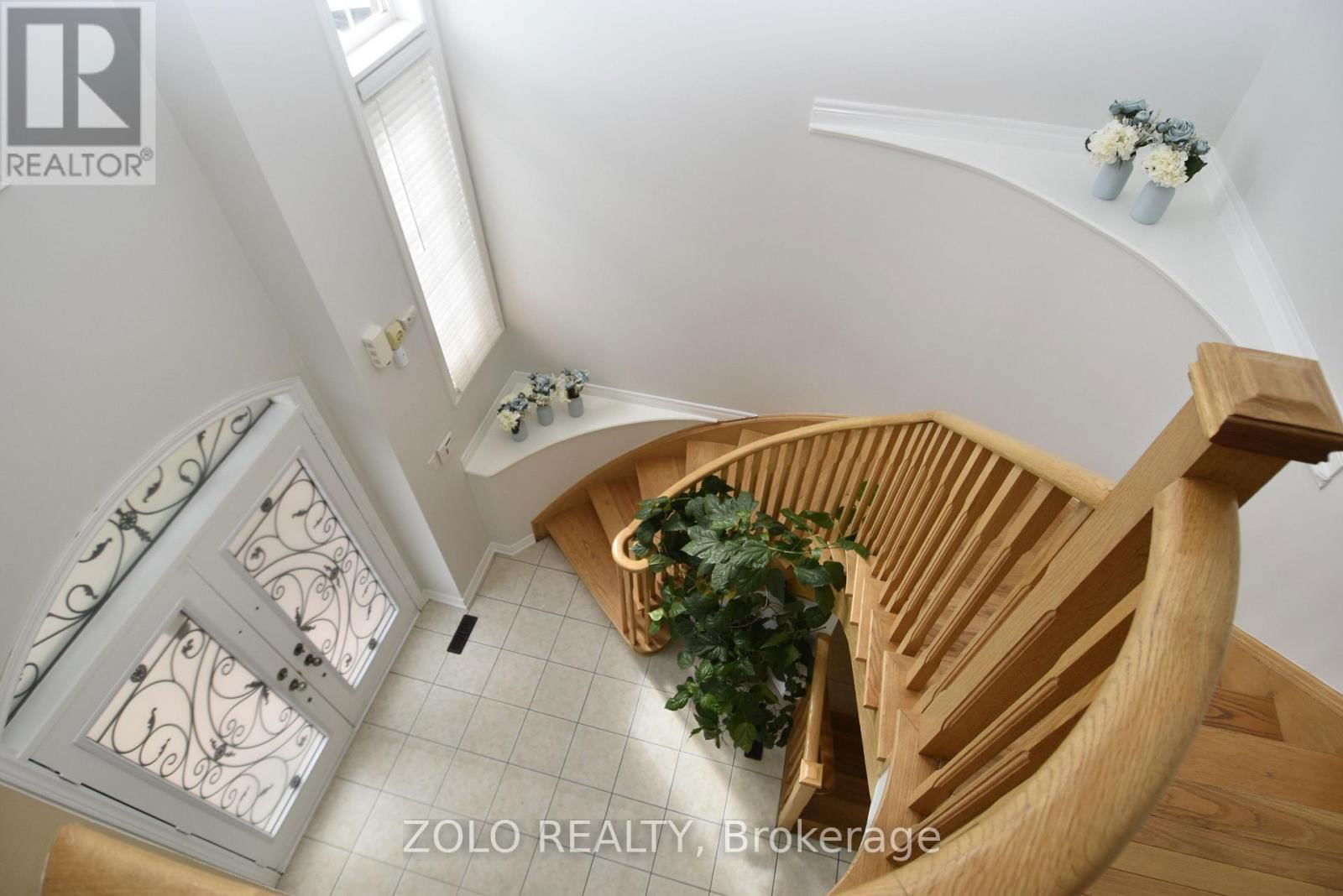 22 SHOWBOAT CRESCENT Image 27