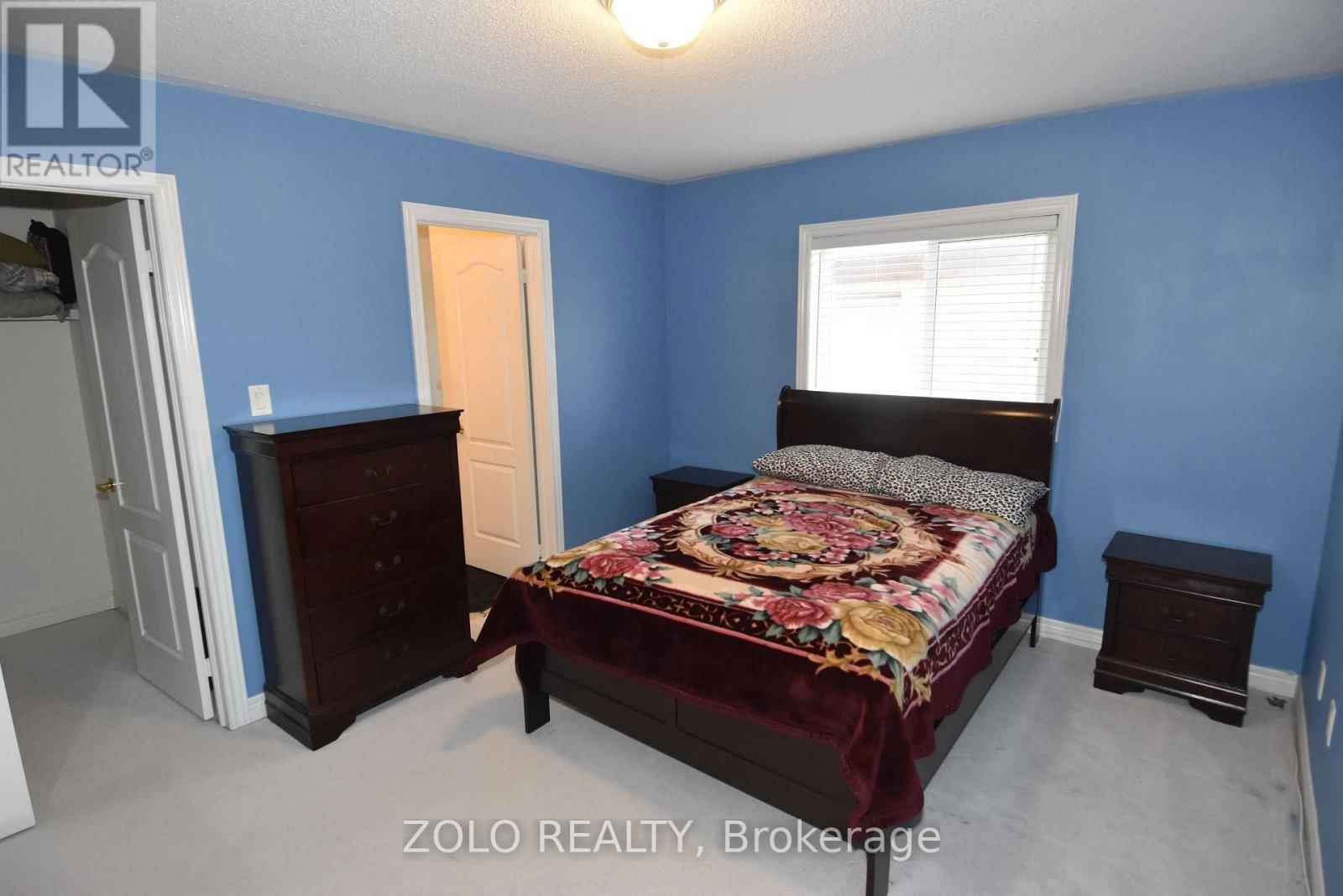 22 SHOWBOAT CRESCENT Image 40