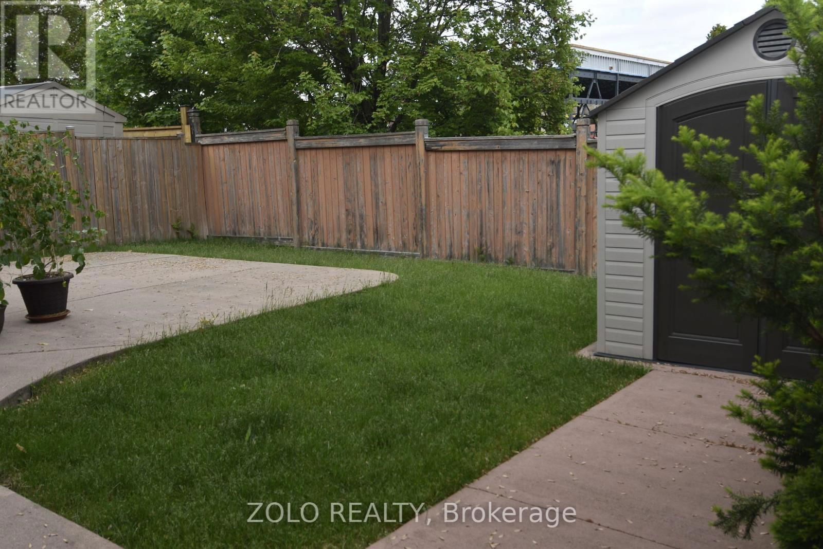 22 SHOWBOAT CRESCENT Image 47