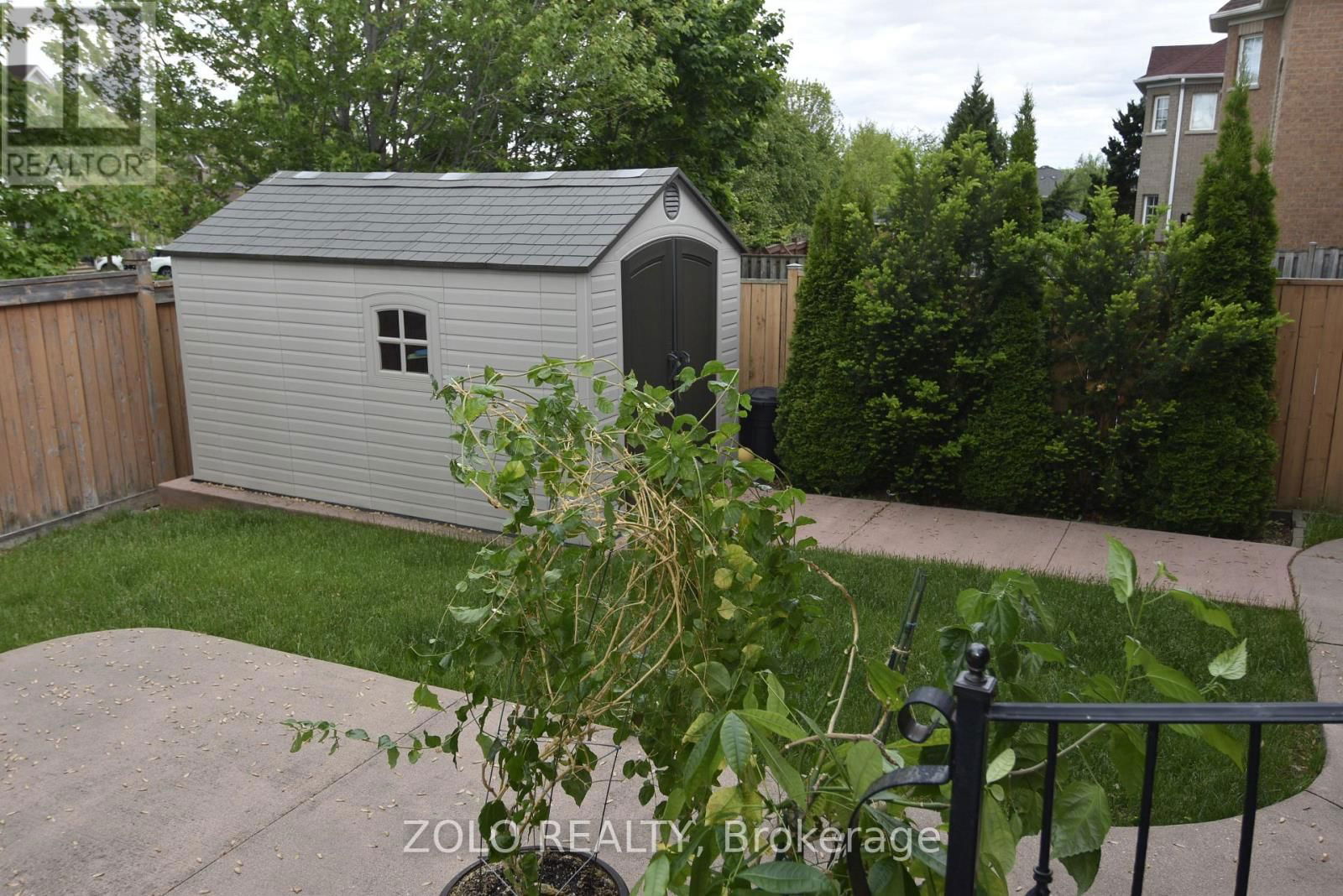 22 SHOWBOAT CRESCENT Image 48