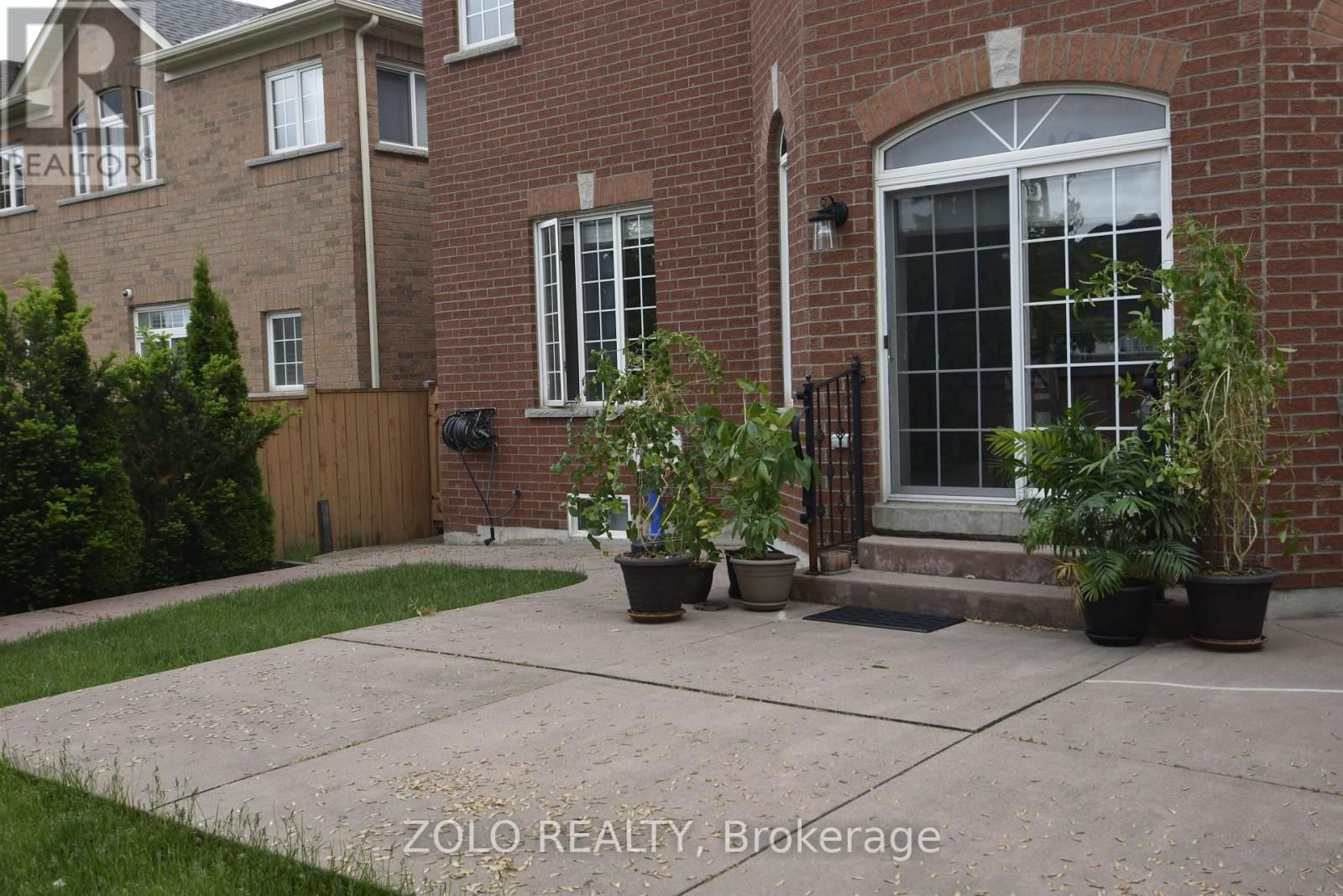 22 SHOWBOAT CRESCENT Image 49