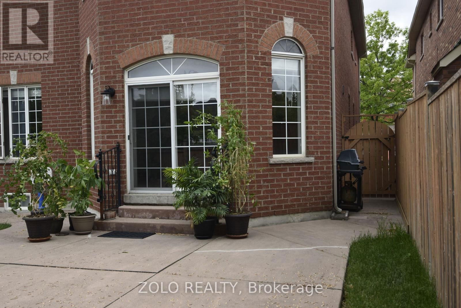 22 SHOWBOAT CRESCENT Image 50