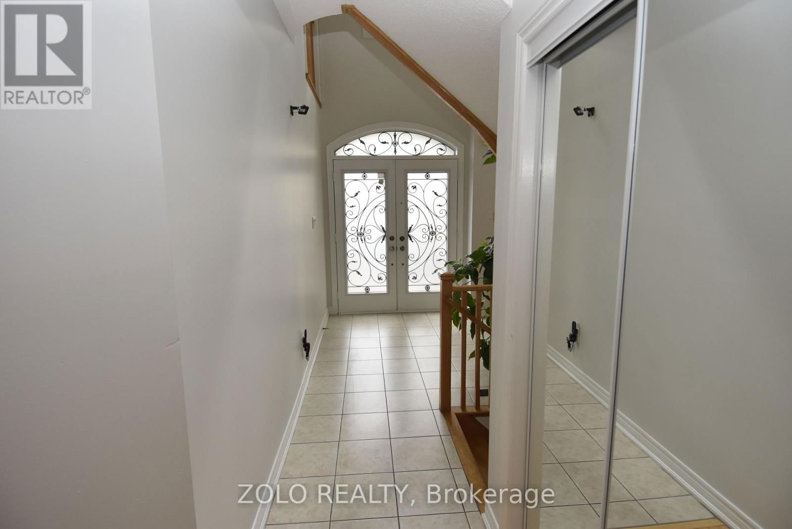 22 SHOWBOAT CRESCENT Image 6