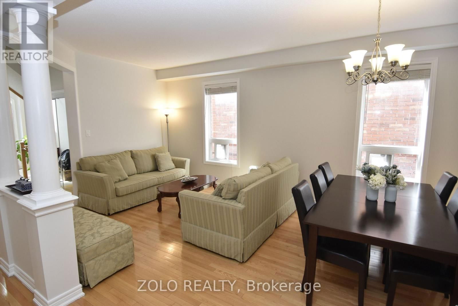 22 SHOWBOAT CRESCENT Image 7