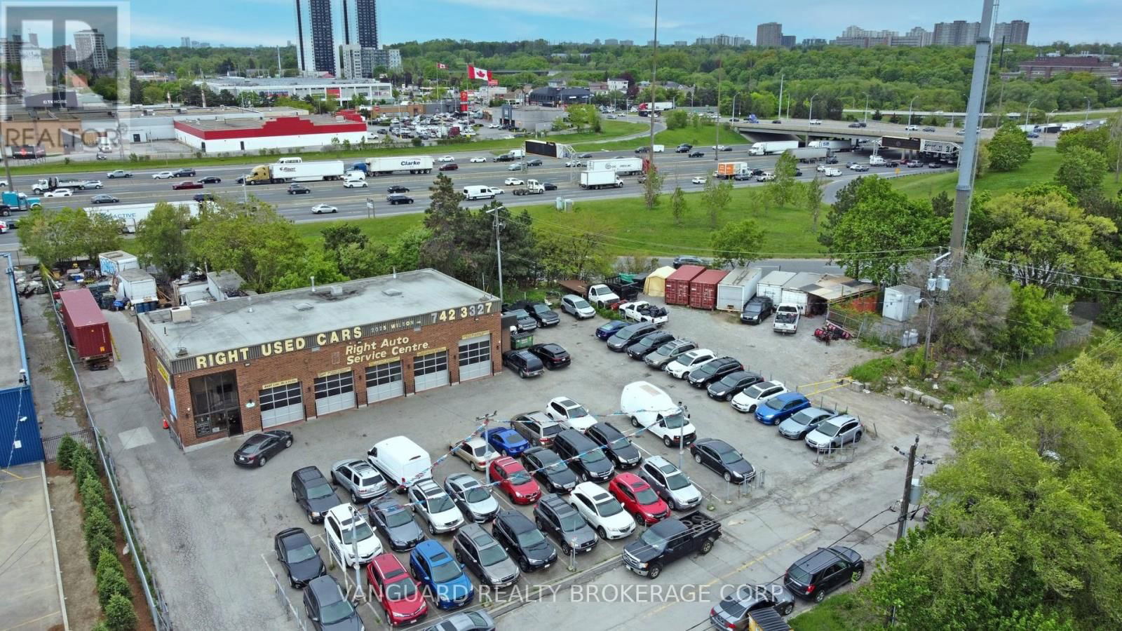 2025 WILSON AVENUE Image 2