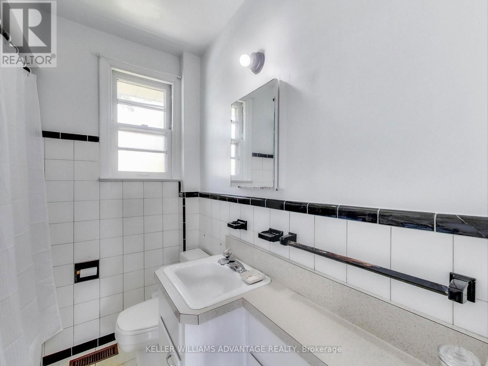 34 GLEN BELLE CRESCENT Image 28