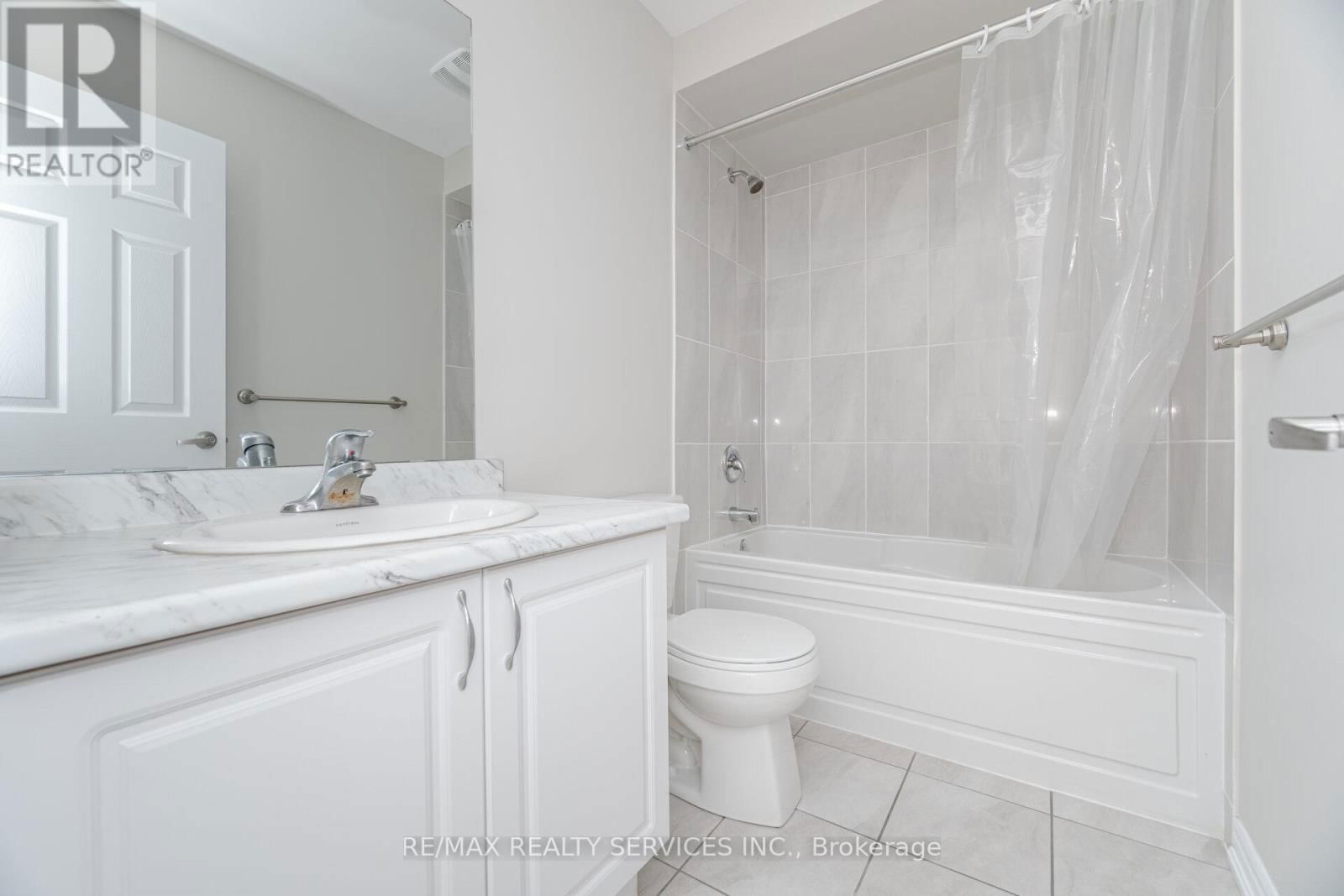 93 ROYAL FERN CRESCENT Image 30