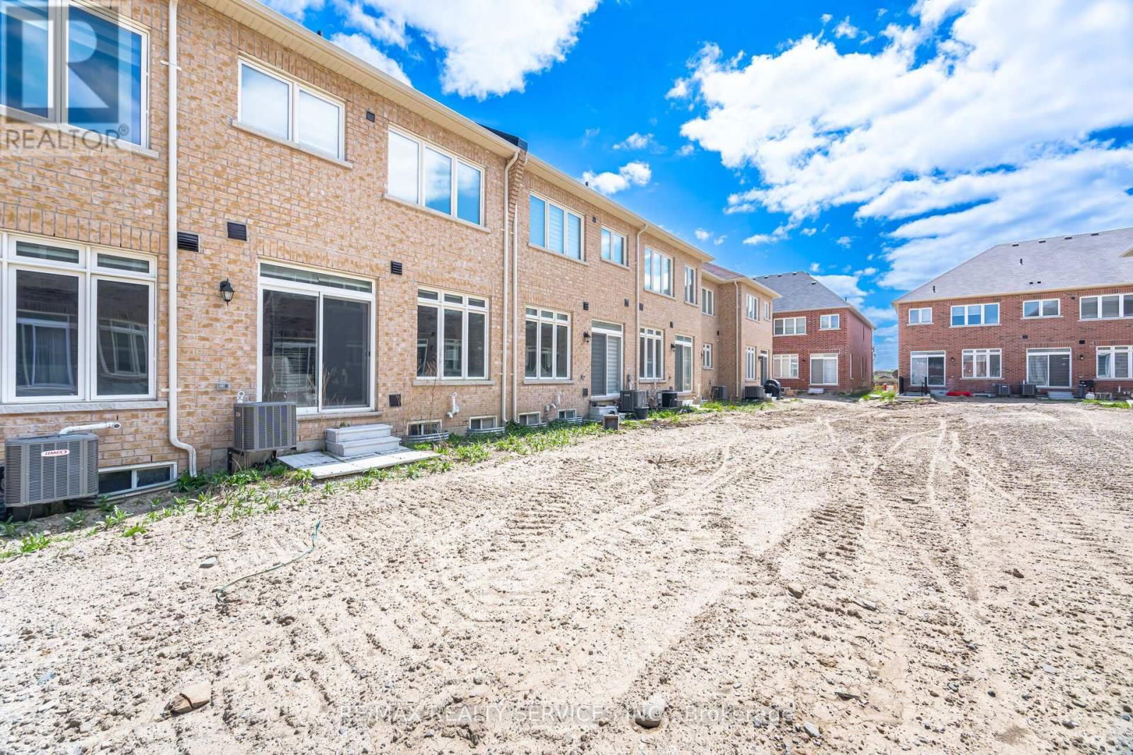 93 ROYAL FERN CRESCENT Image 33