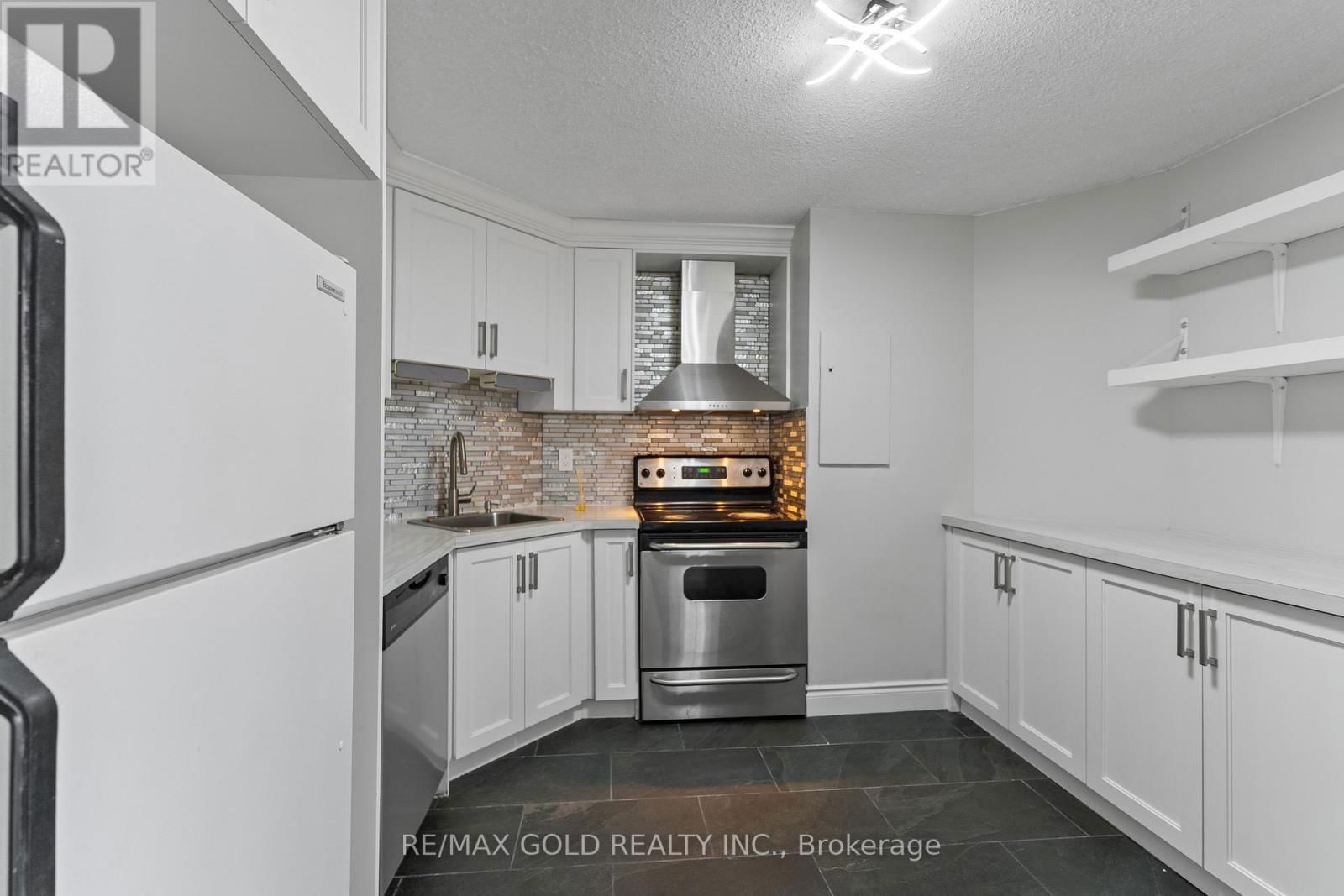 413 - 61 MARKBROOK LANE Image 13