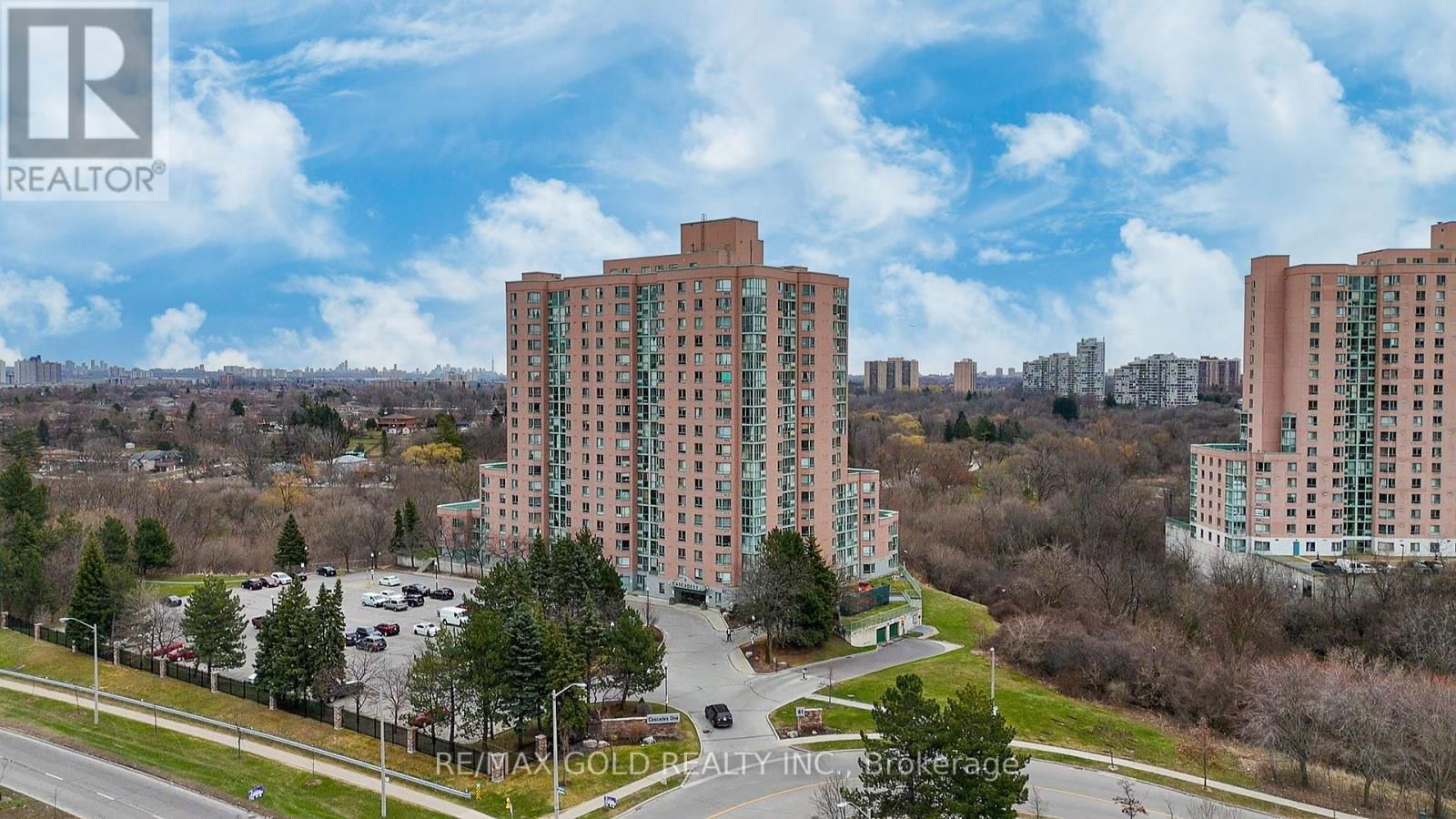 413 - 61 MARKBROOK LANE Image 2