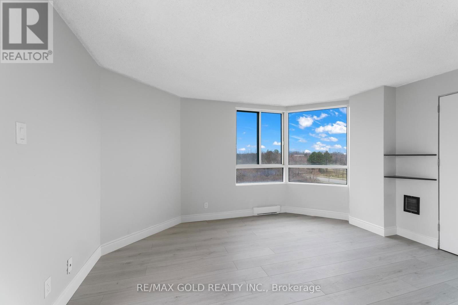 413 - 61 MARKBROOK LANE Image 23