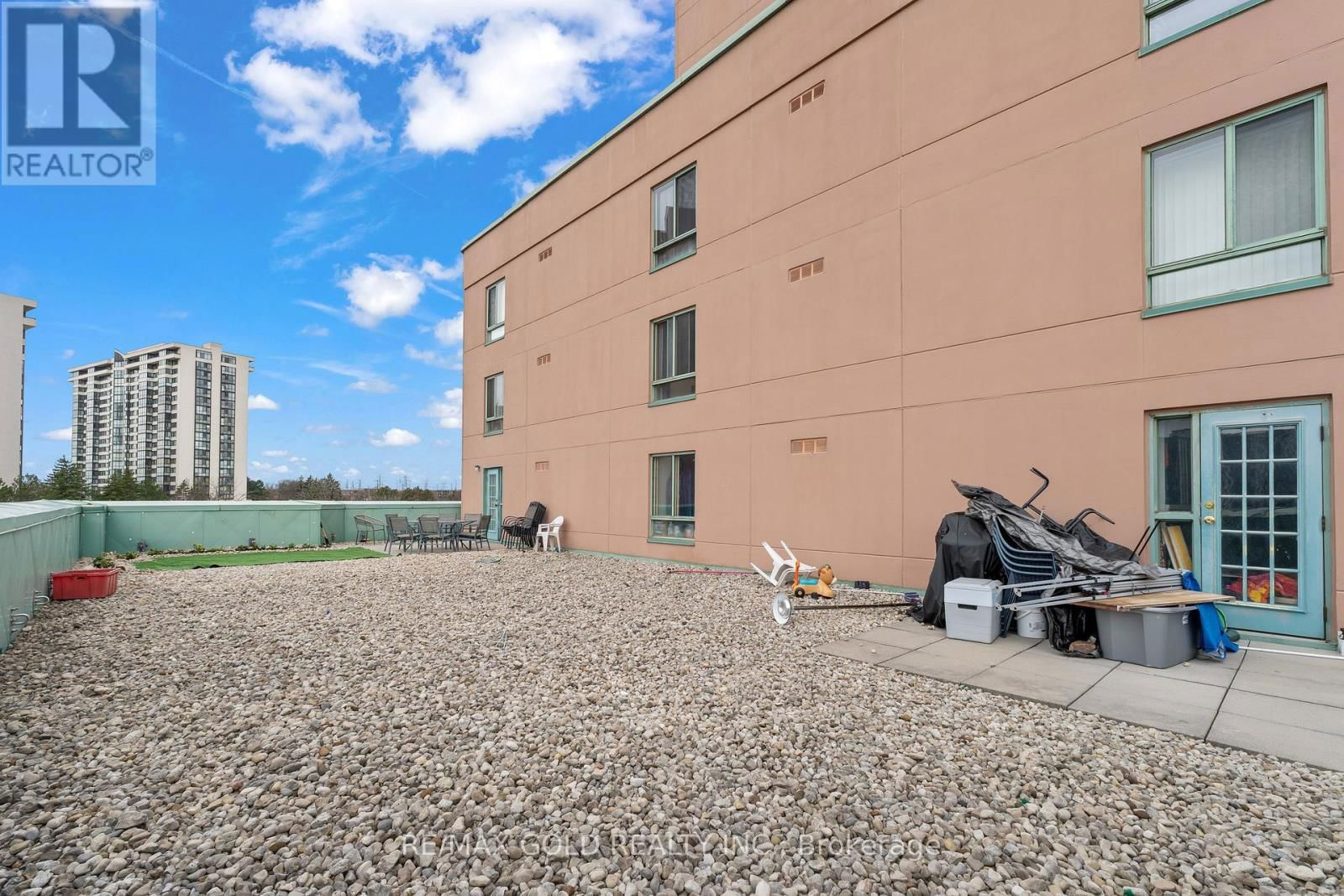 413 - 61 MARKBROOK LANE Image 29