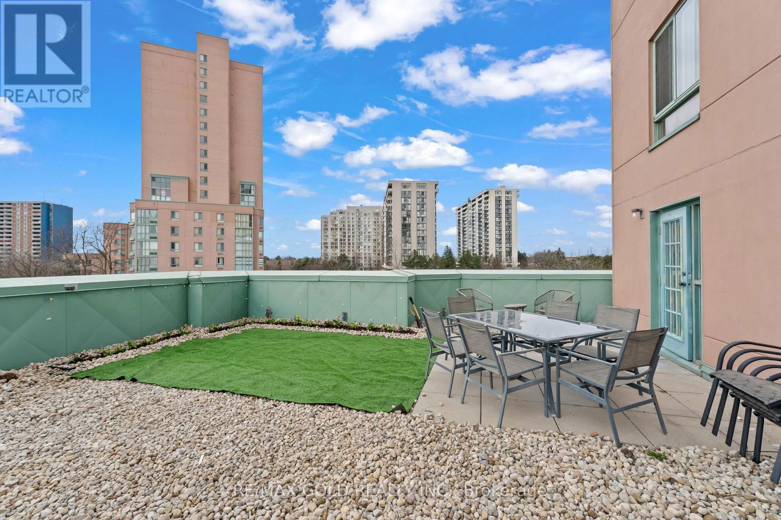 413 - 61 MARKBROOK LANE Image 30