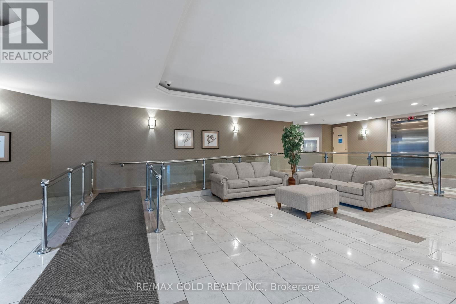 413 - 61 MARKBROOK LANE Image 34