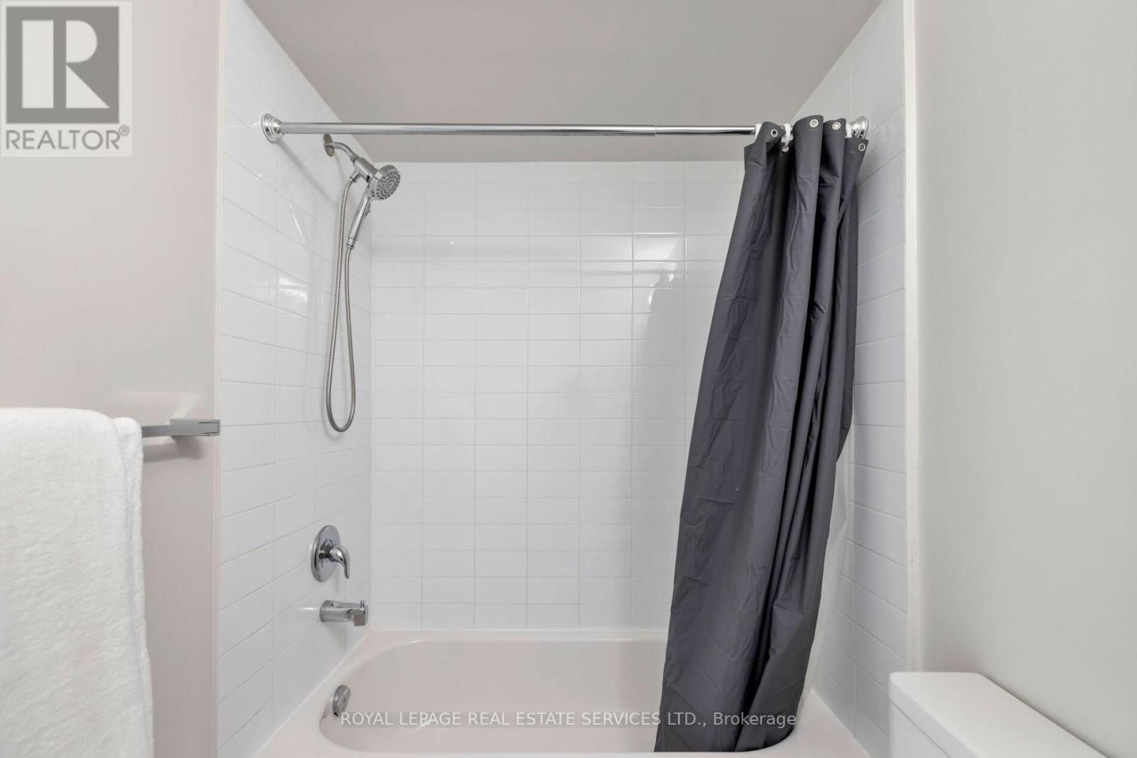 10 - 15 HAYS BOULEVARD Image 25