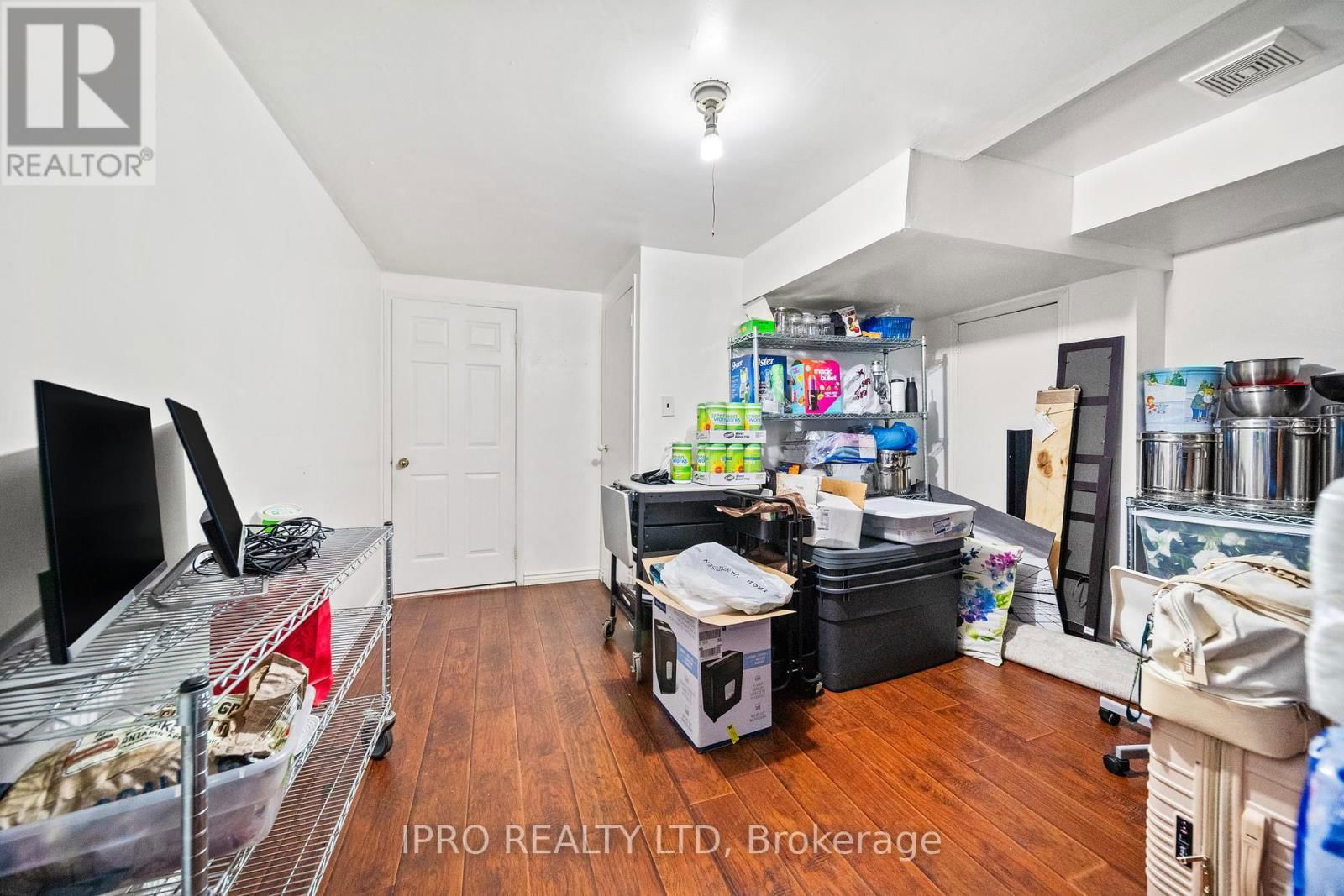 14 SADDLEBACK SQUARE Image 40