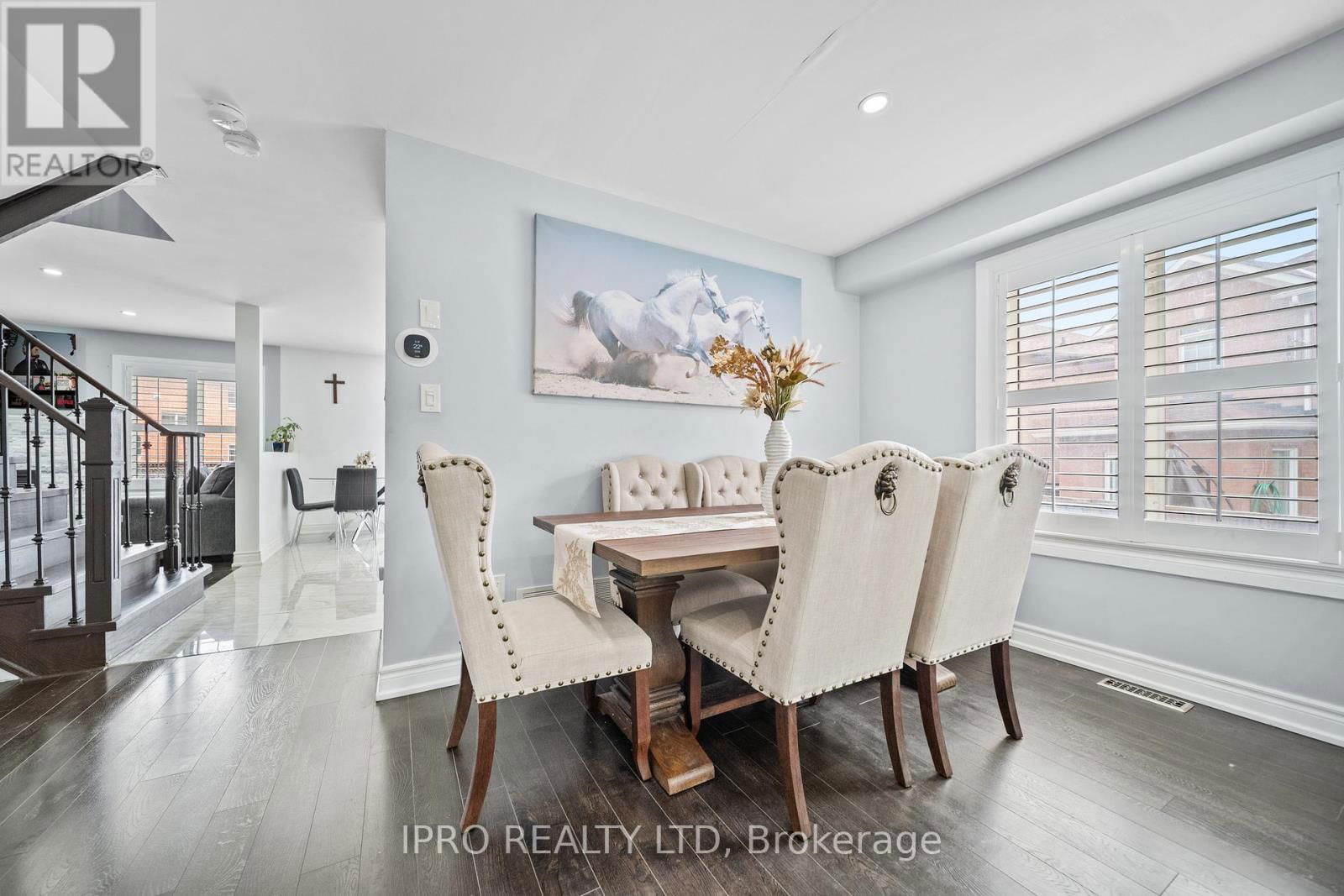14 SADDLEBACK SQUARE Image 7