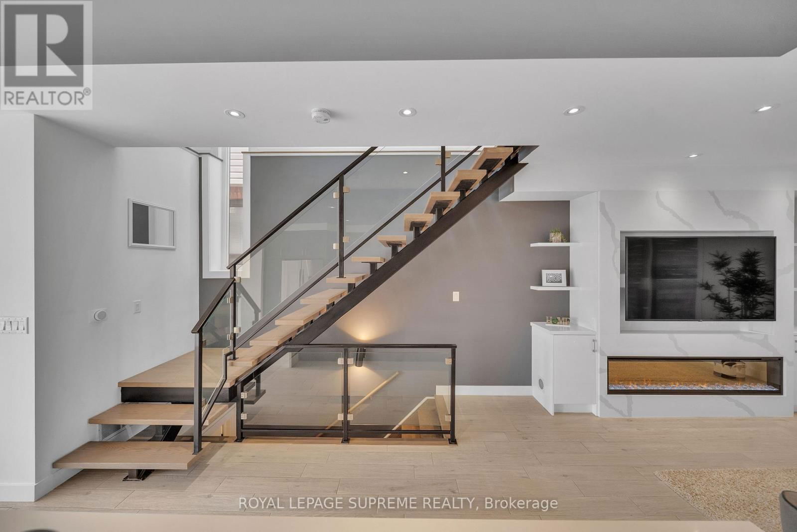 291 GILBERT AVENUE Image 18