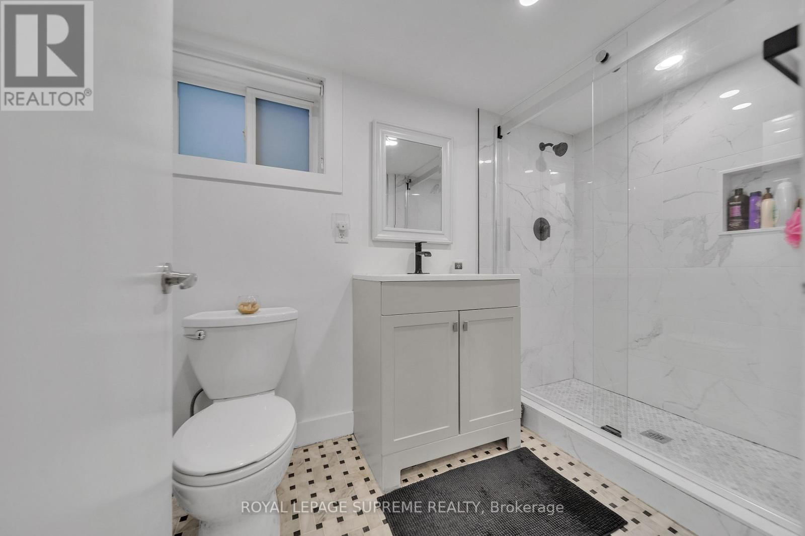 291 GILBERT AVENUE Image 37