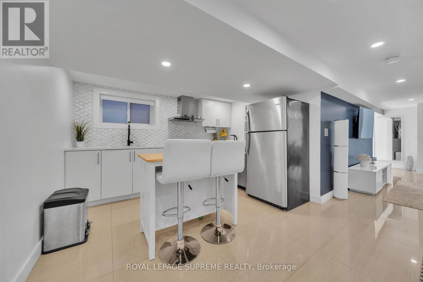 291 GILBERT AVENUE Image 40