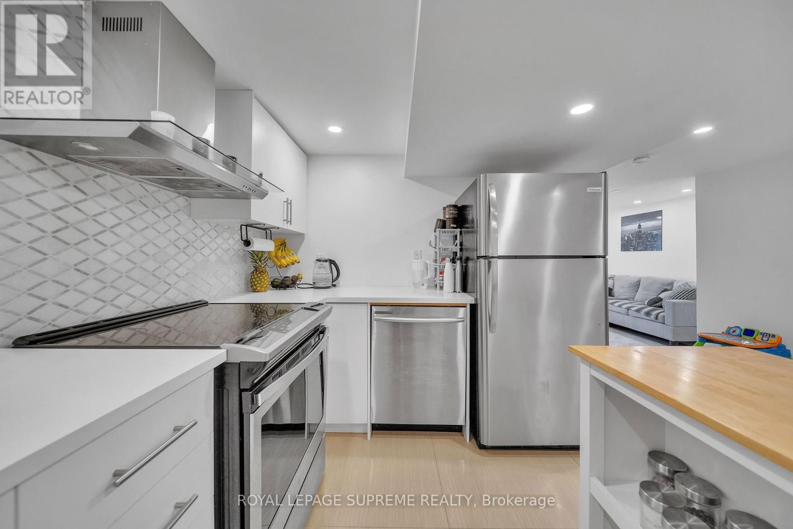 291 GILBERT AVENUE Image 43