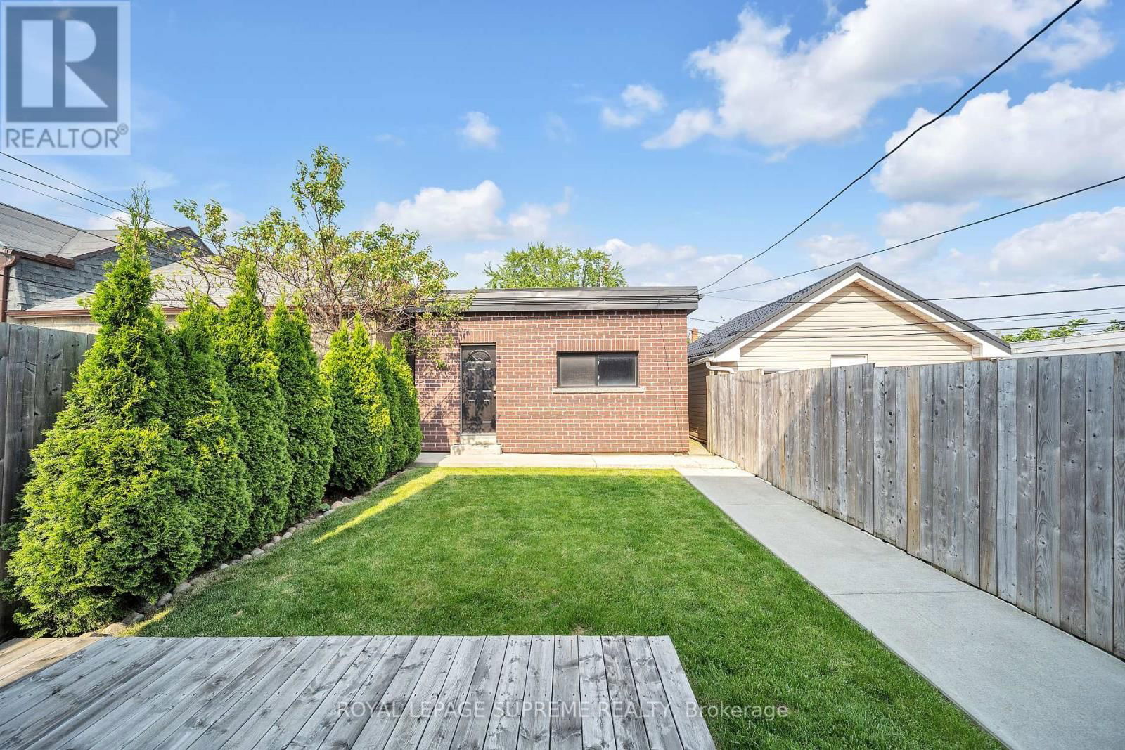 291 GILBERT AVENUE Image 48