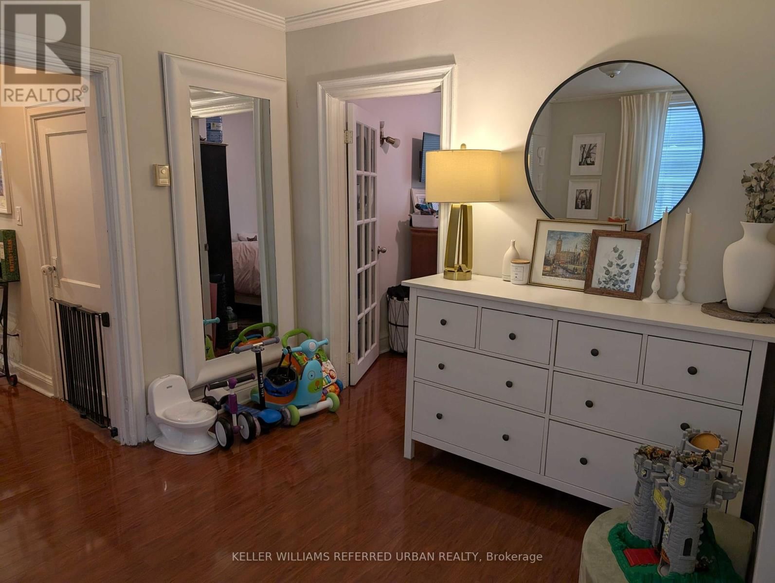 Main - 591 JANE STREET Image 5