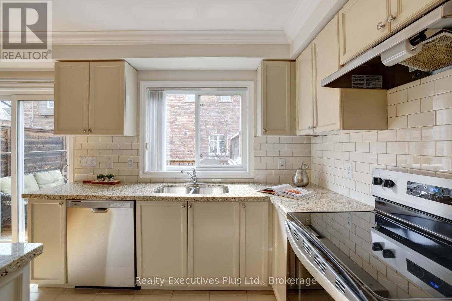 44 - 233 DUSKYWING WAY Image 25