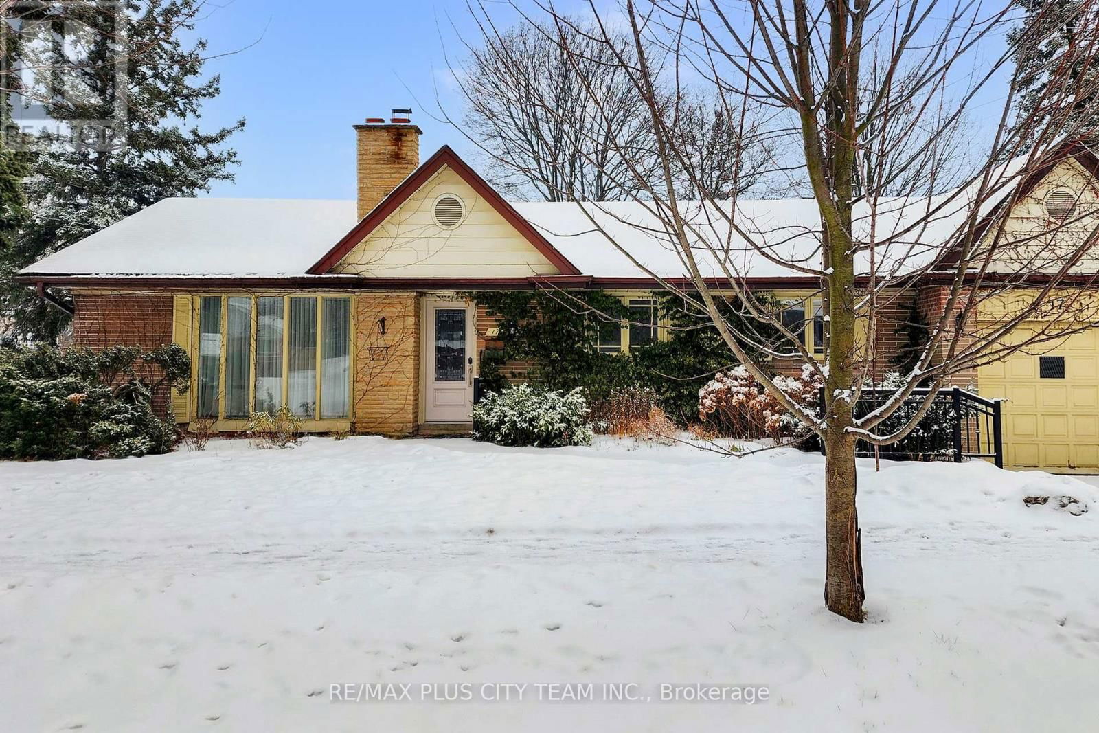 17 HEDGES BOULEVARD Image 1