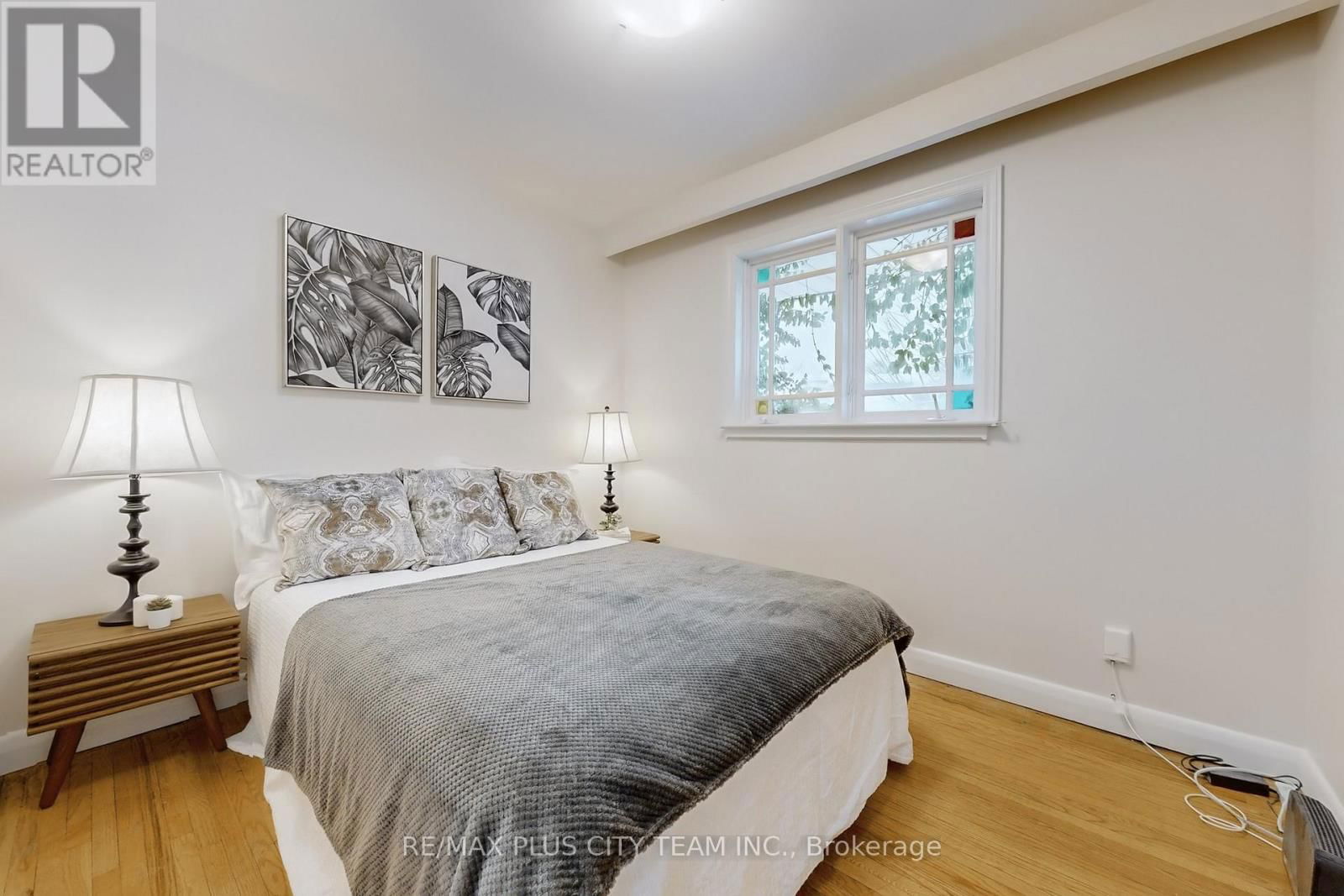 17 HEDGES BOULEVARD Image 10