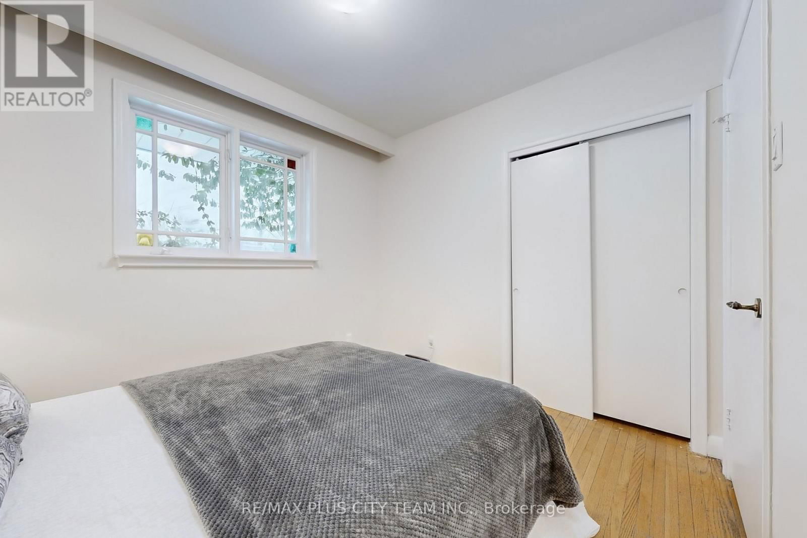 17 HEDGES BOULEVARD Image 11