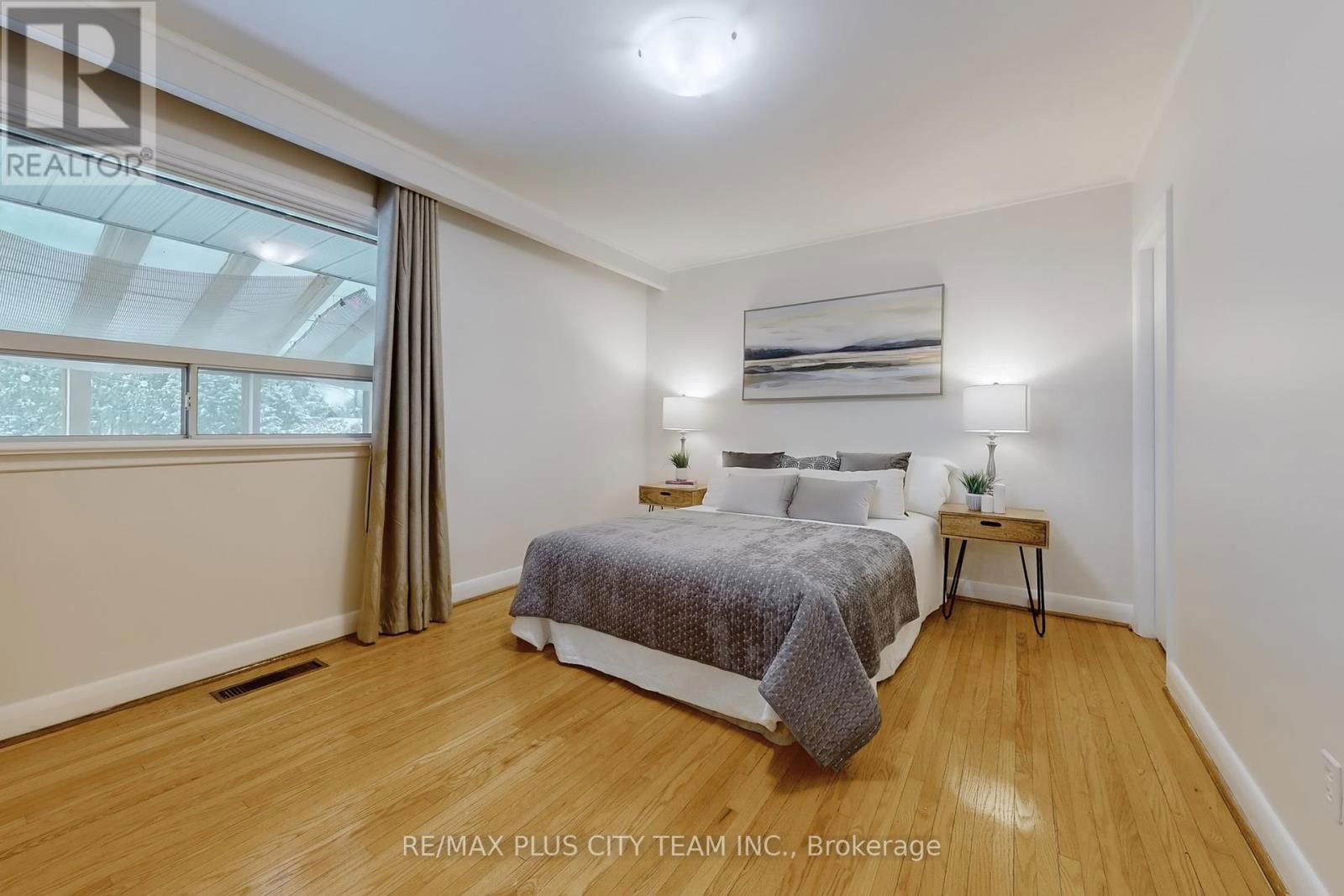 17 HEDGES BOULEVARD Image 14