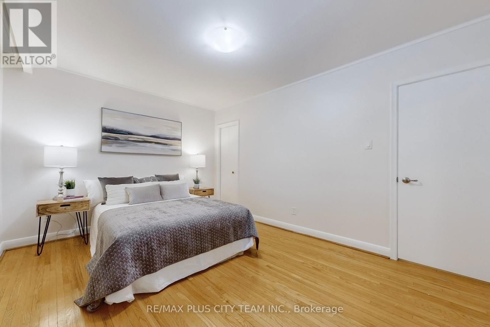 17 HEDGES BOULEVARD Image 16