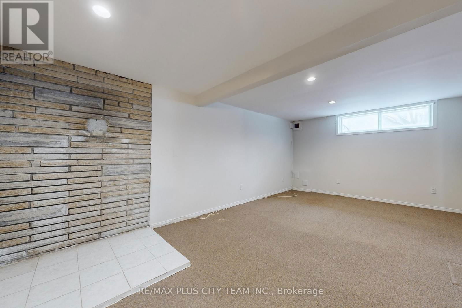 17 HEDGES BOULEVARD Image 23