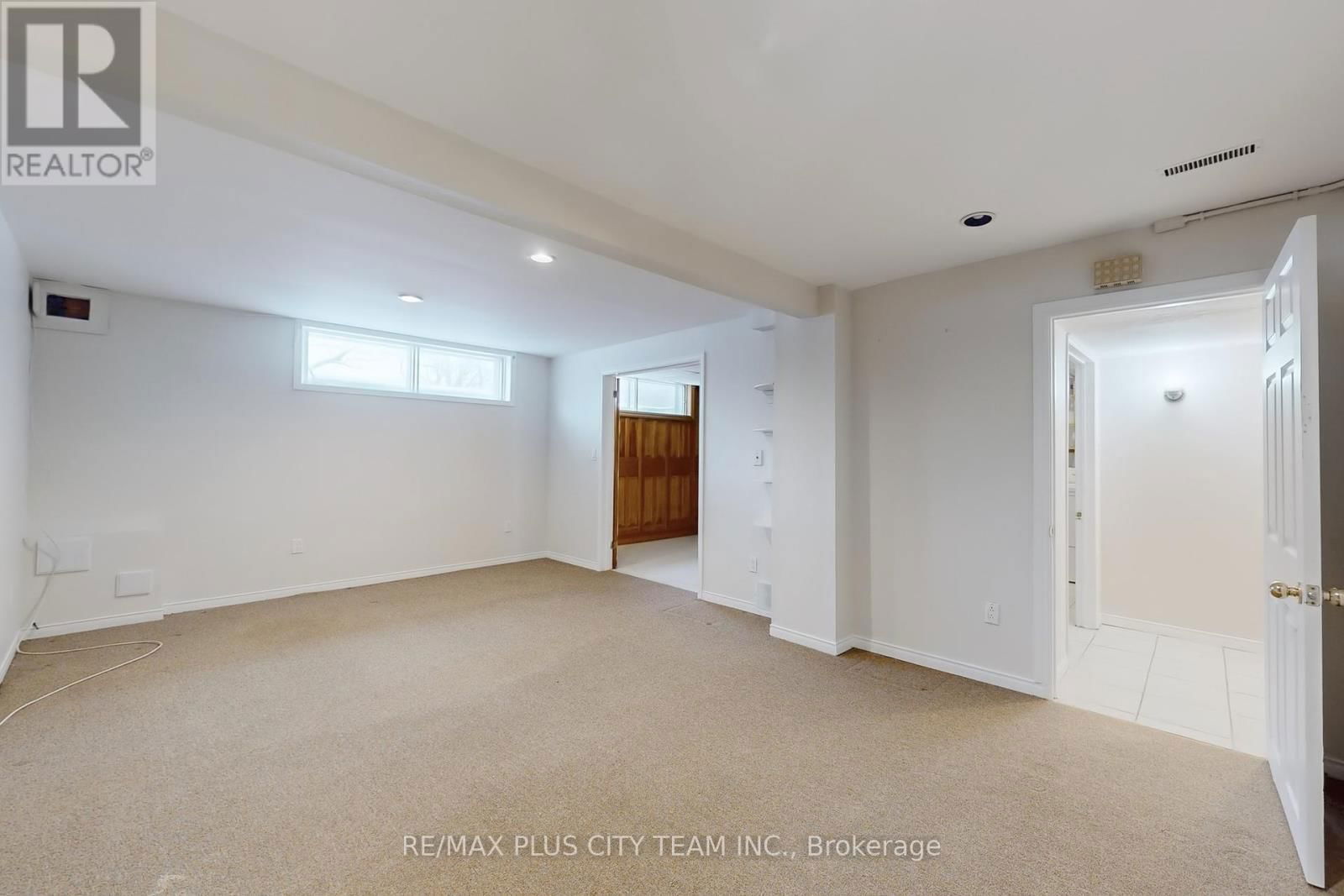 17 HEDGES BOULEVARD Image 24