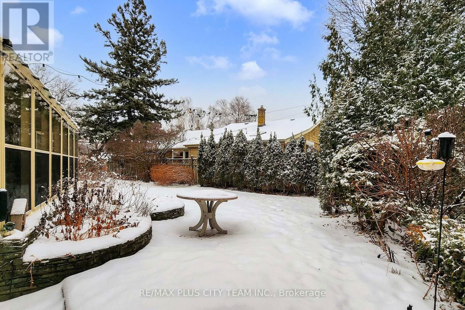 17 HEDGES BOULEVARD Image 42