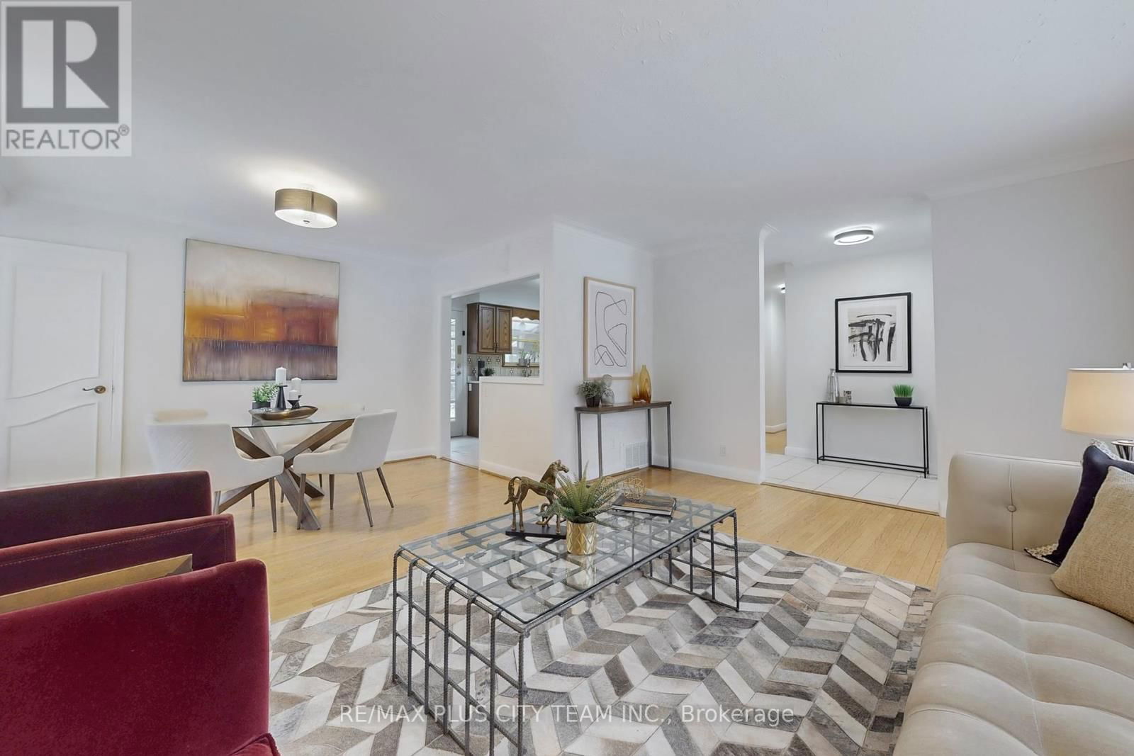 17 HEDGES BOULEVARD Image 6
