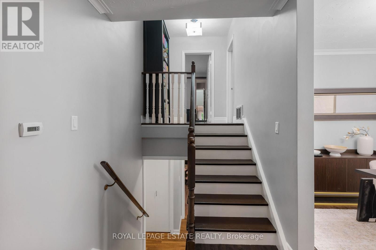 9 DIXINGTON CRESCENT Image 12