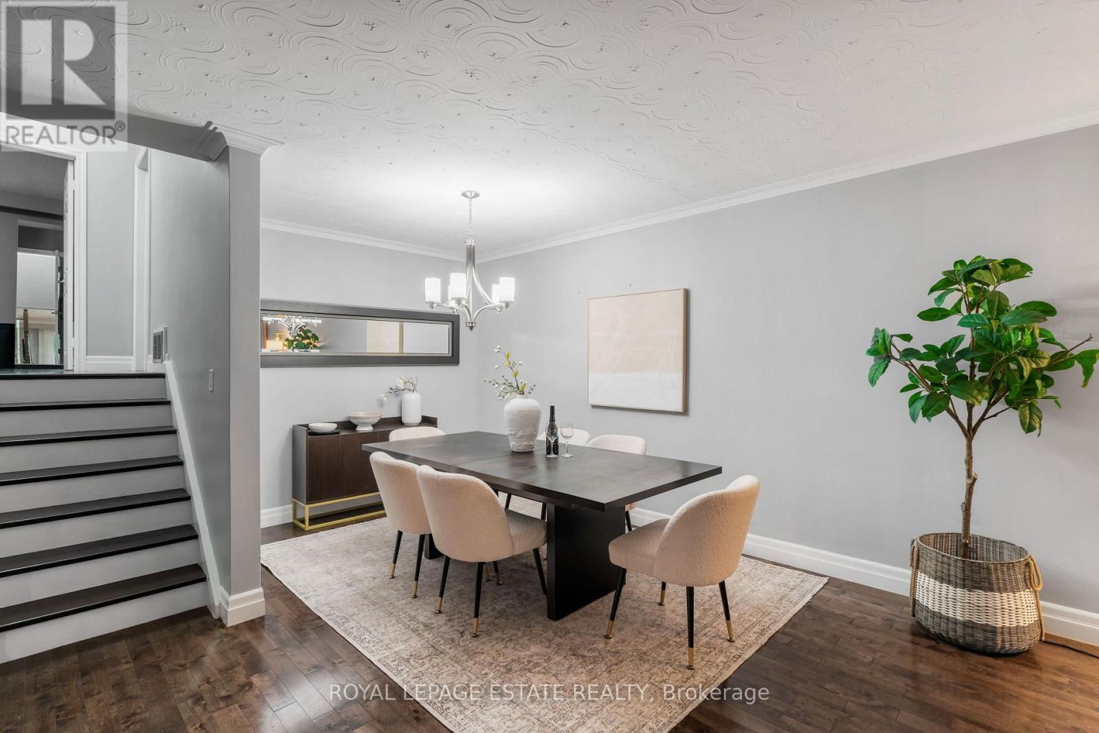 9 DIXINGTON CRESCENT Image 6