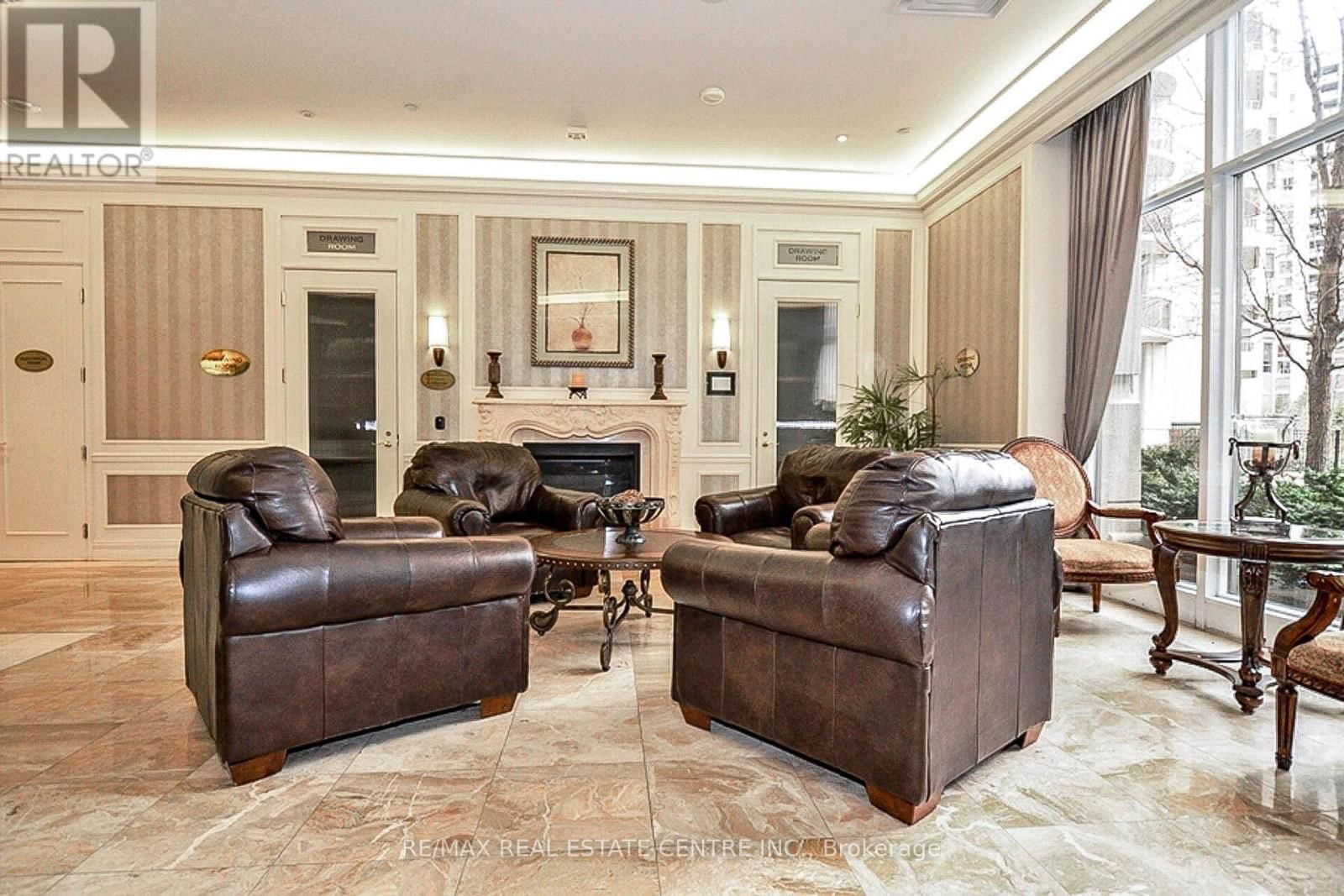 514 - 35 KINGSBRIDGE GARDEN CIRCLE Image 32