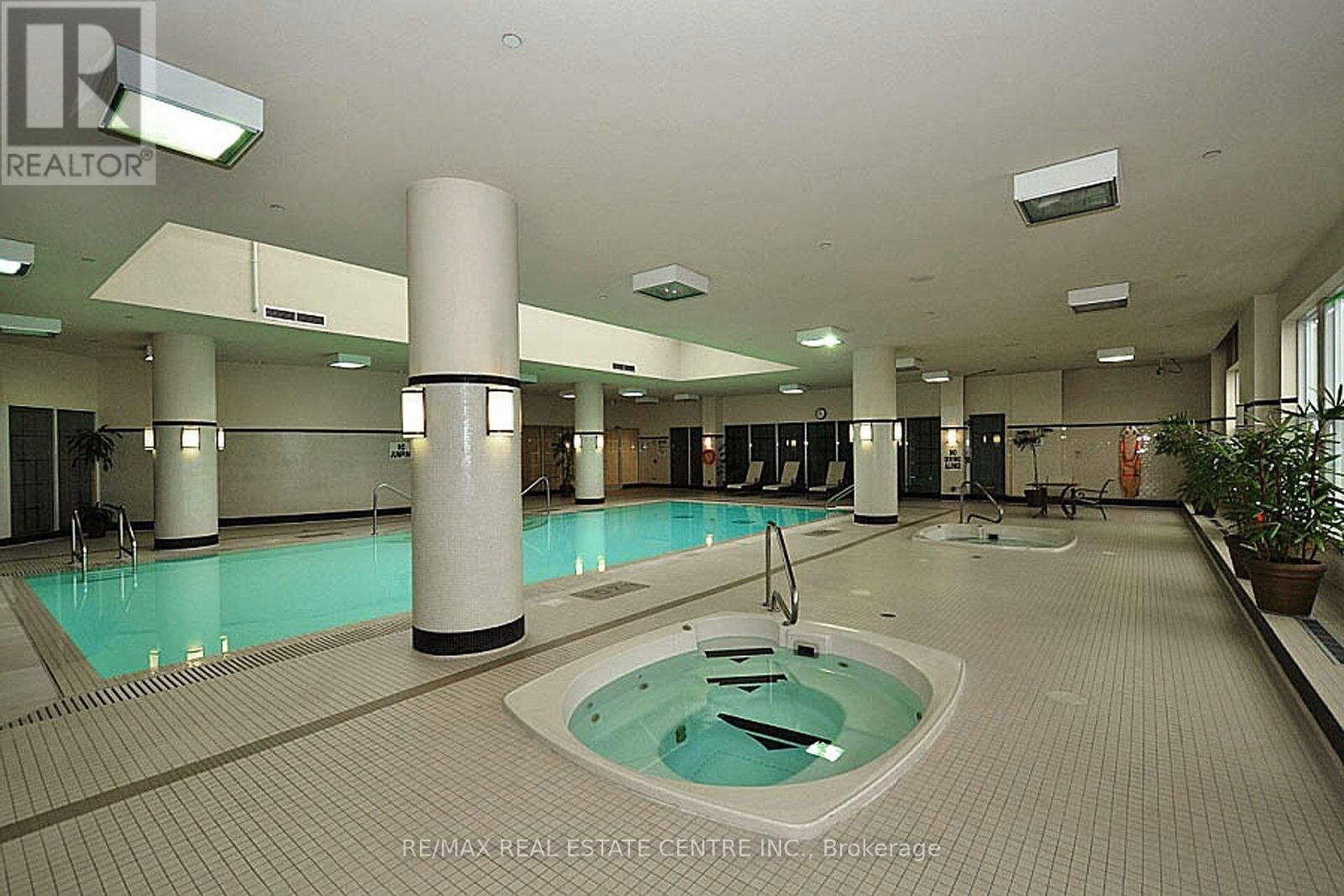 514 - 35 KINGSBRIDGE GARDEN CIRCLE Image 38