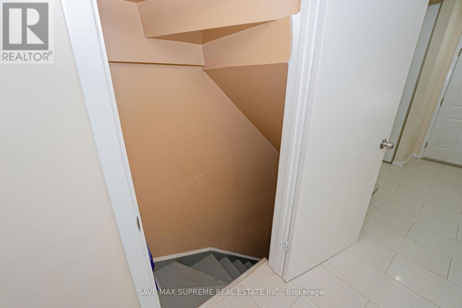 68 - 1020 CENTRAL PARK DRIVE Image 32
