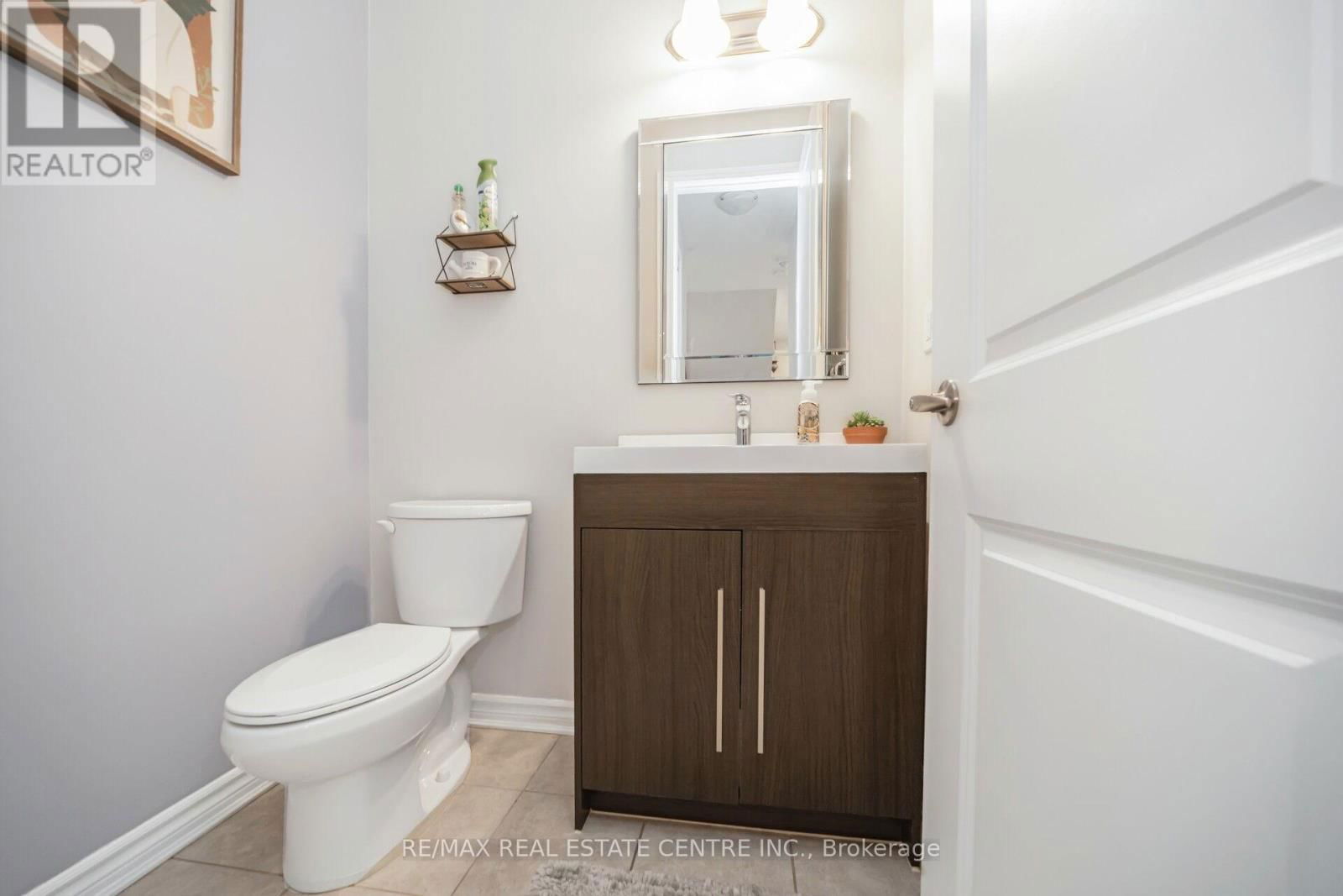 343 EMMETT LANDING Image 10