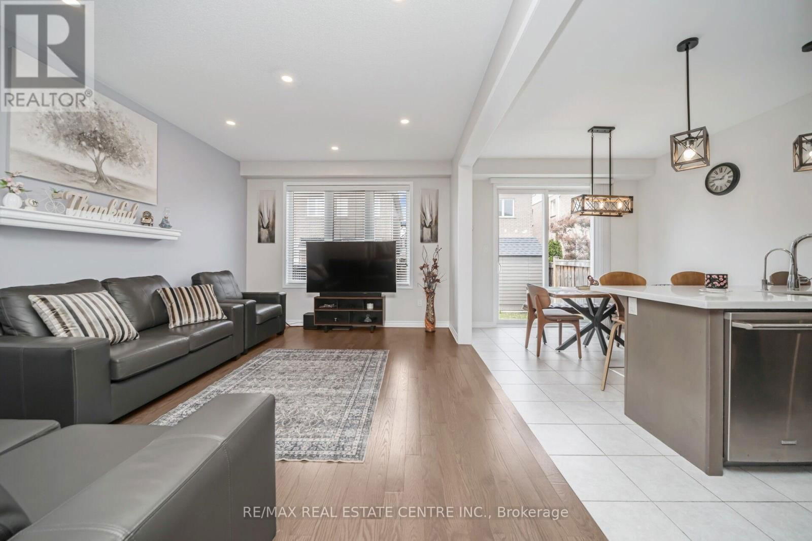 343 EMMETT LANDING Image 11