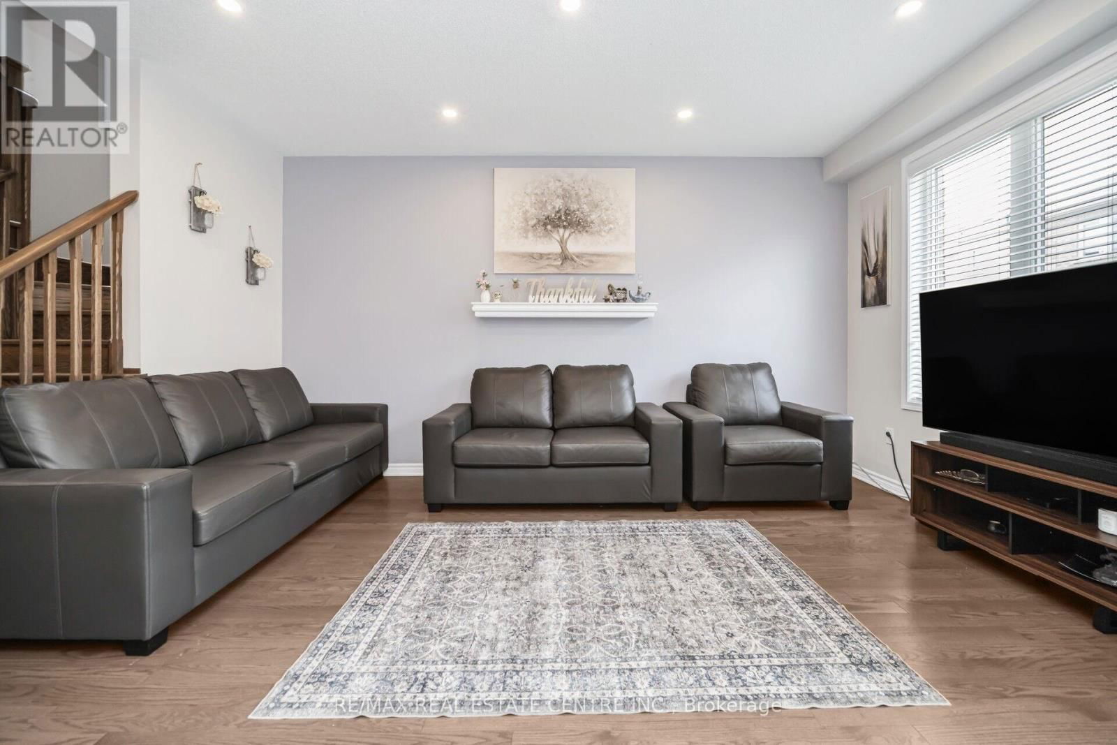 343 EMMETT LANDING Image 12